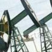НК ЮКОС сократила план по добыче нефти в 2004 году с 90 млн до 86 млн. Производство стали и чугуна